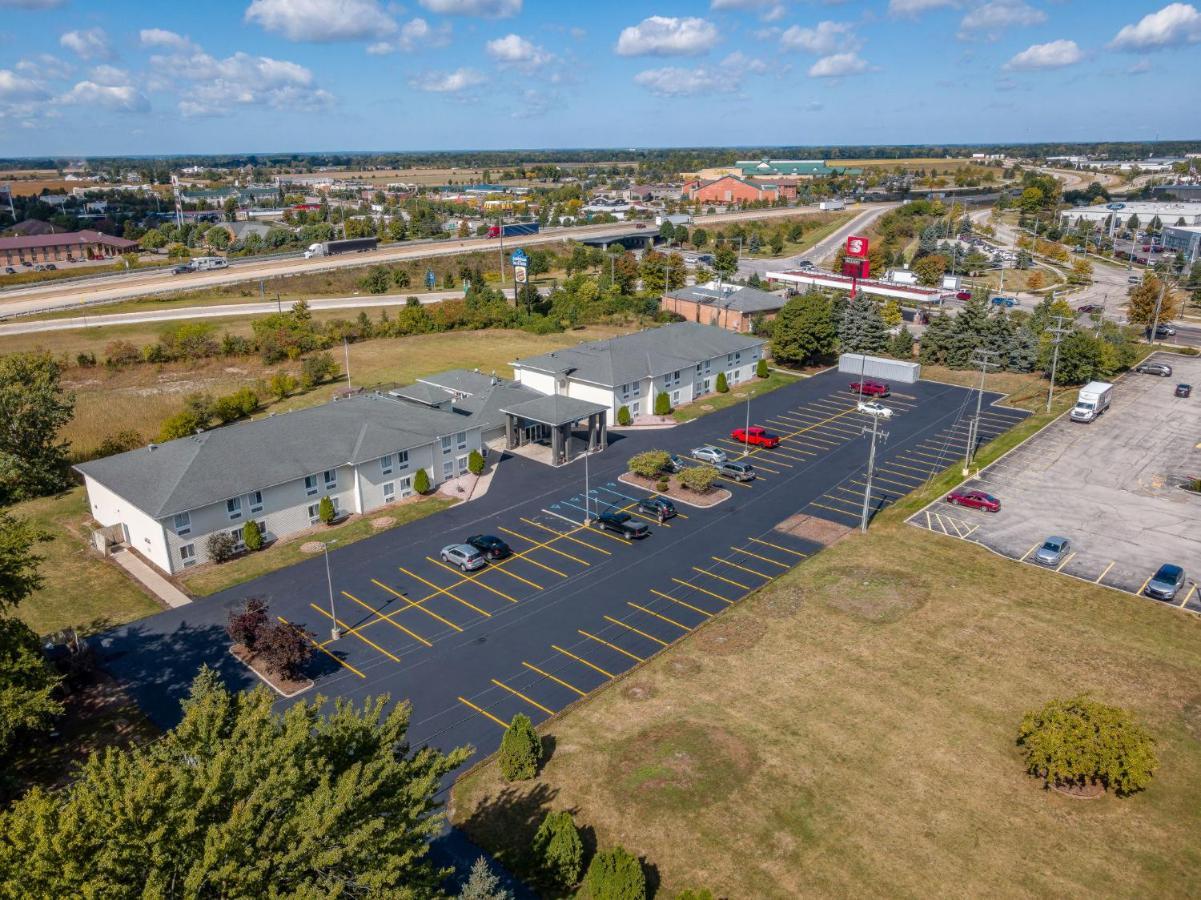 American Inn & Suites Dundee Exterior photo